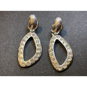 Tear Drop Shaped Silver Tone Earrings With Crystals
